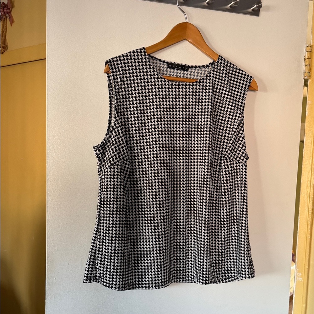 Elegant Black and White Houndstooth Sleeveless Blouse